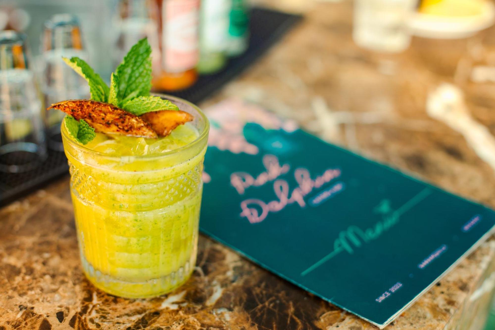 Hotel Faranda Collection Barranquilla, A Member Of Radisson Individuals Barranquilla  Esterno foto A pineapple smoothie