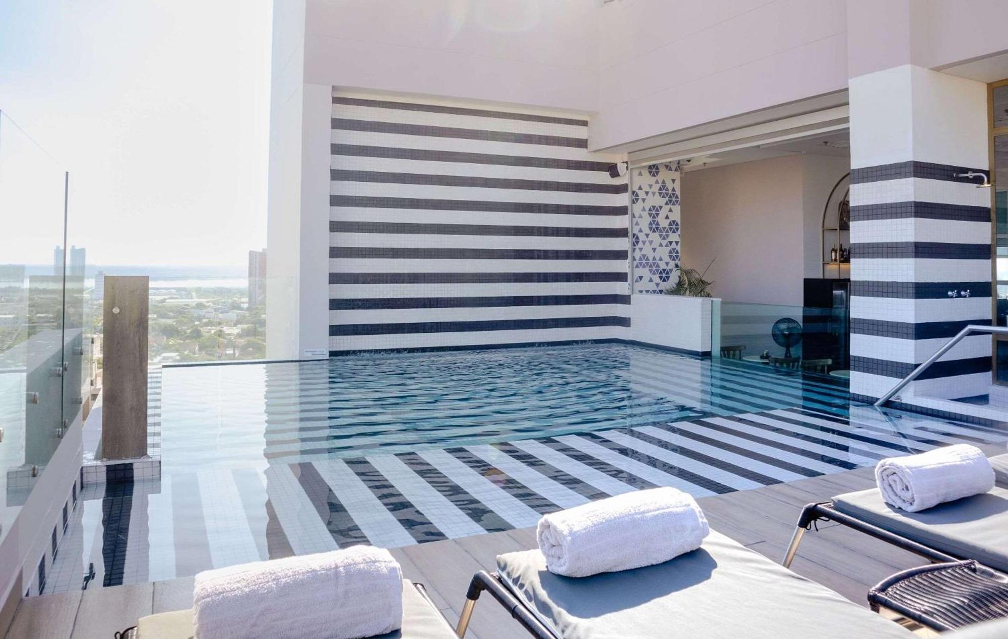 Hotel Faranda Collection Barranquilla, A Member Of Radisson Individuals Barranquilla  Esterno foto The pool at the 10115 Jeffrey Trail home
