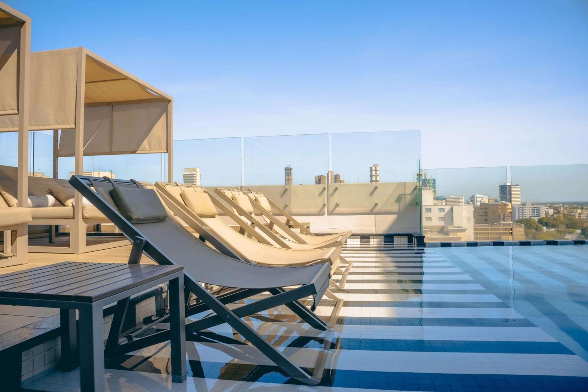 Hotel Faranda Collection Barranquilla, A Member Of Radisson Individuals Barranquilla  Esterno foto Rooftop pool at the hotel